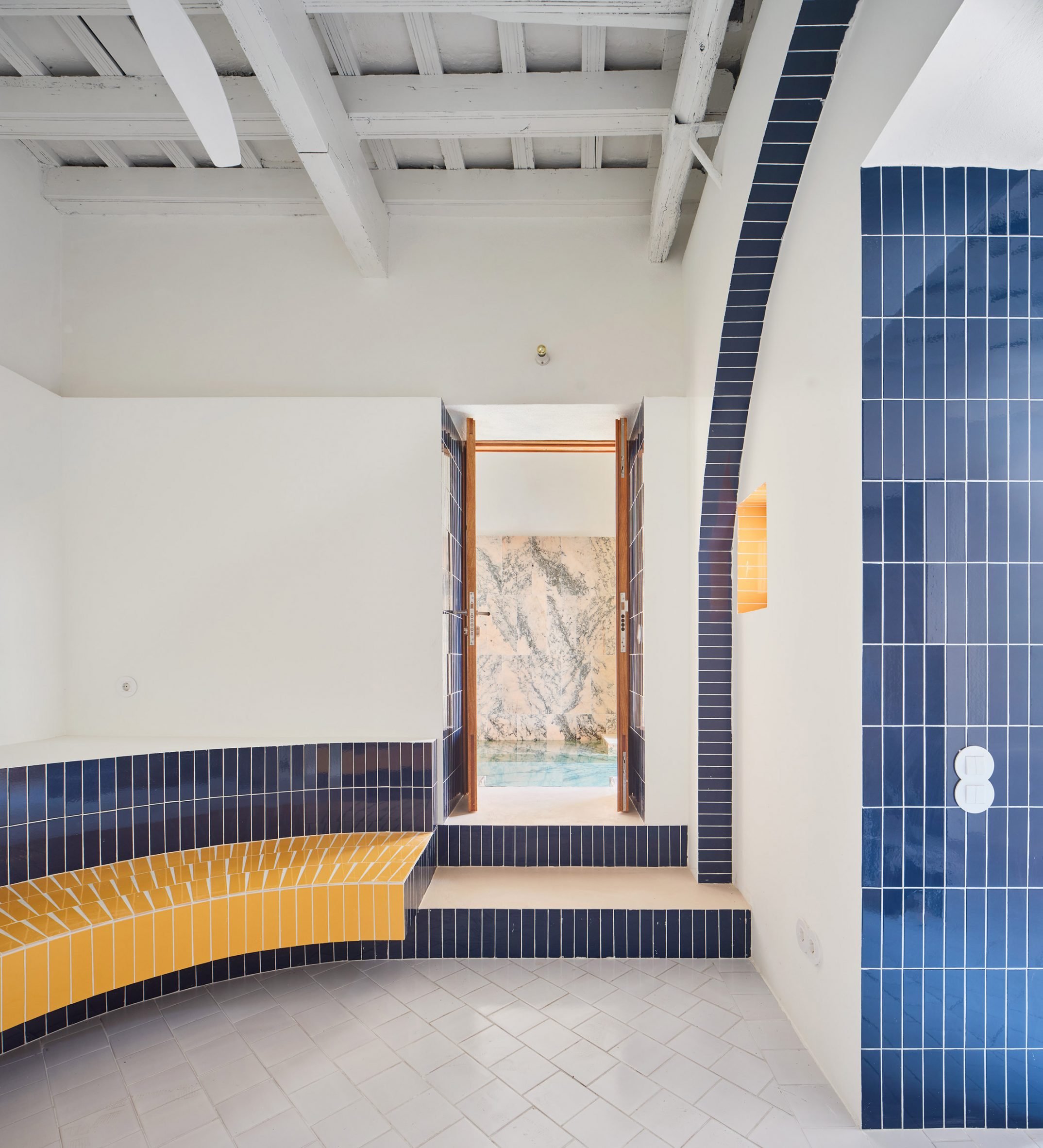 Casa Puerto by Lucas y Hernández-Gil