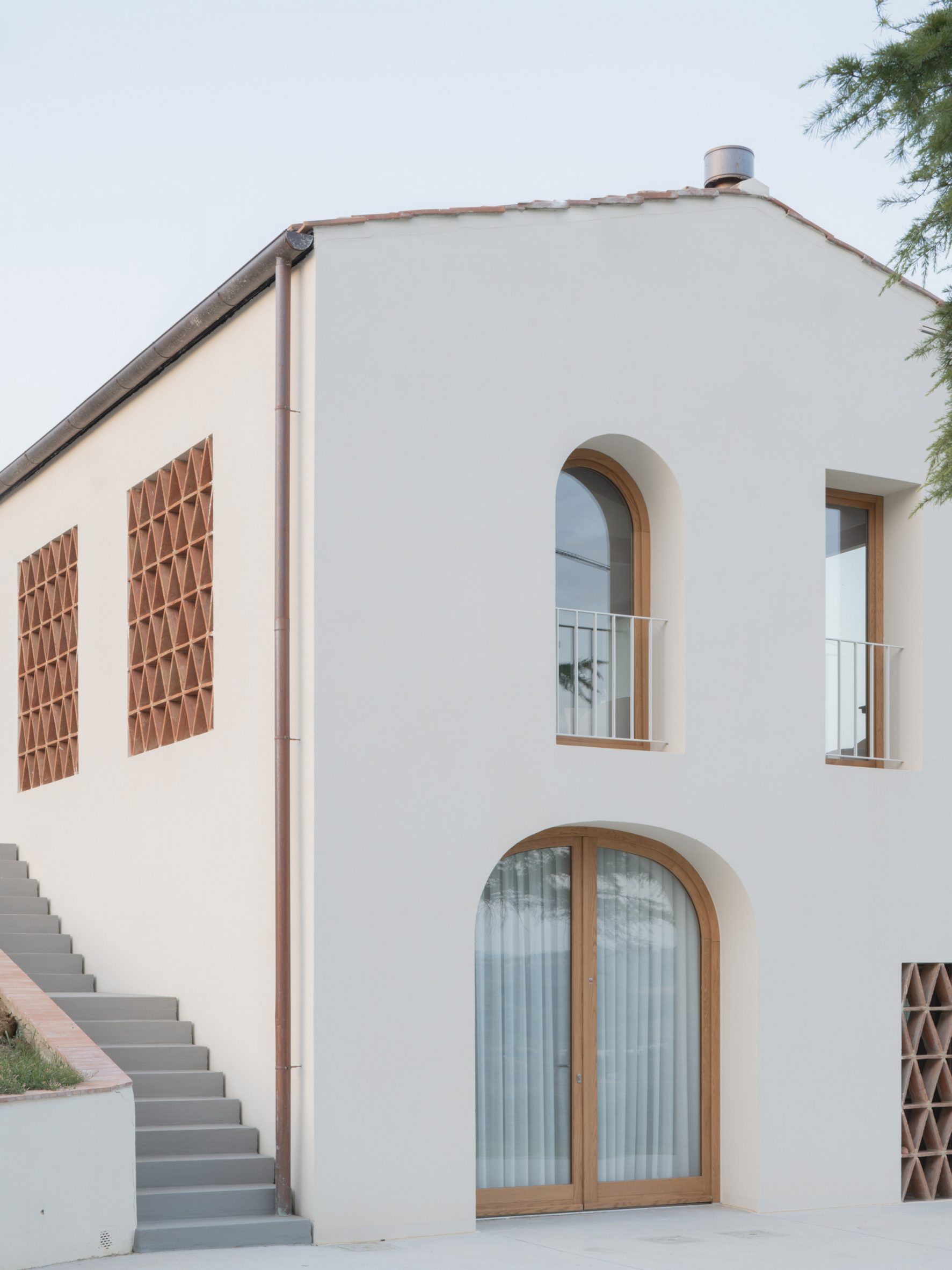 Facade of Fienile N by Fōntego Architettura