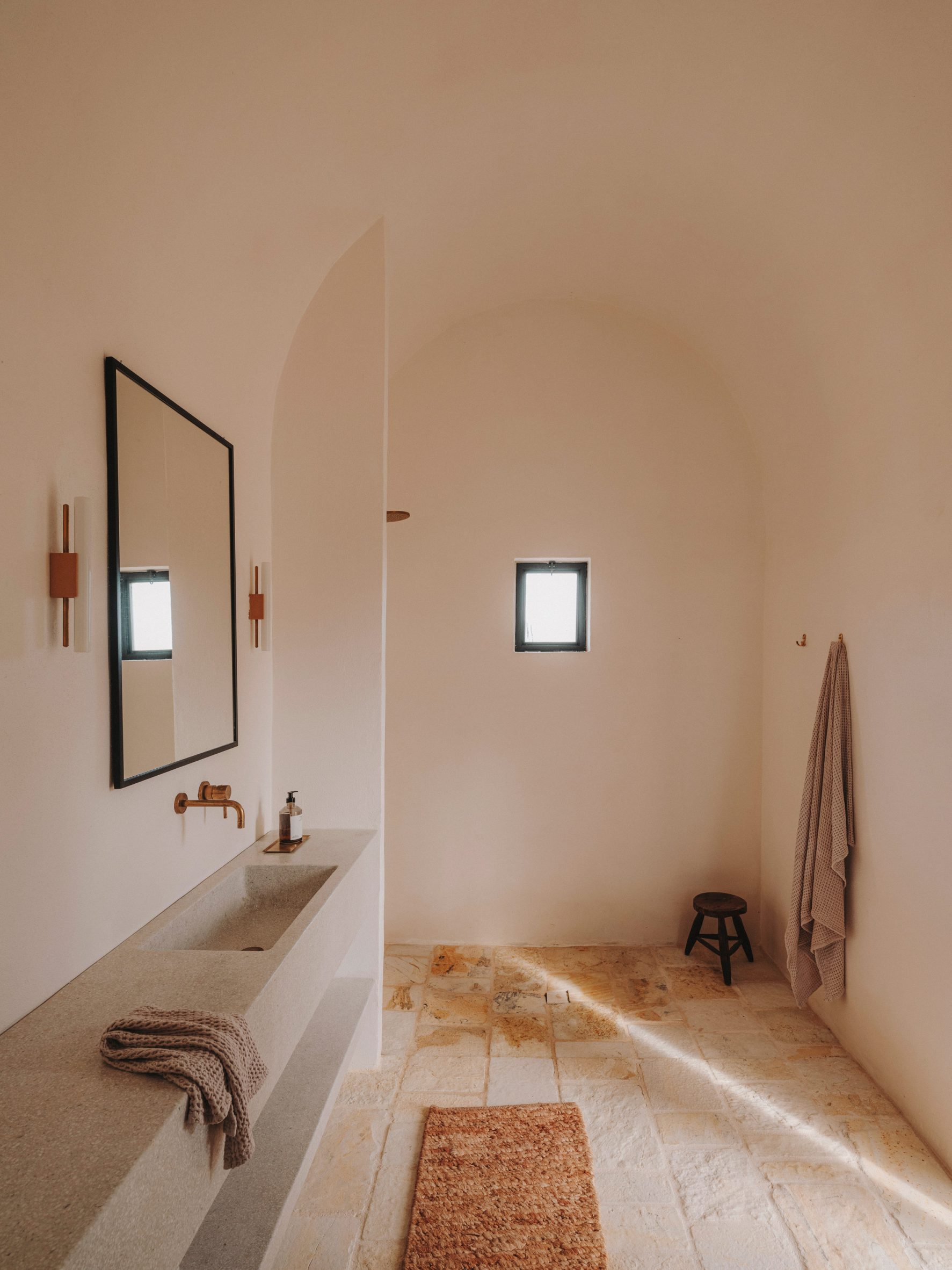 Interior of Casolare Scarani in Puglia by Studio Andrew Trotter