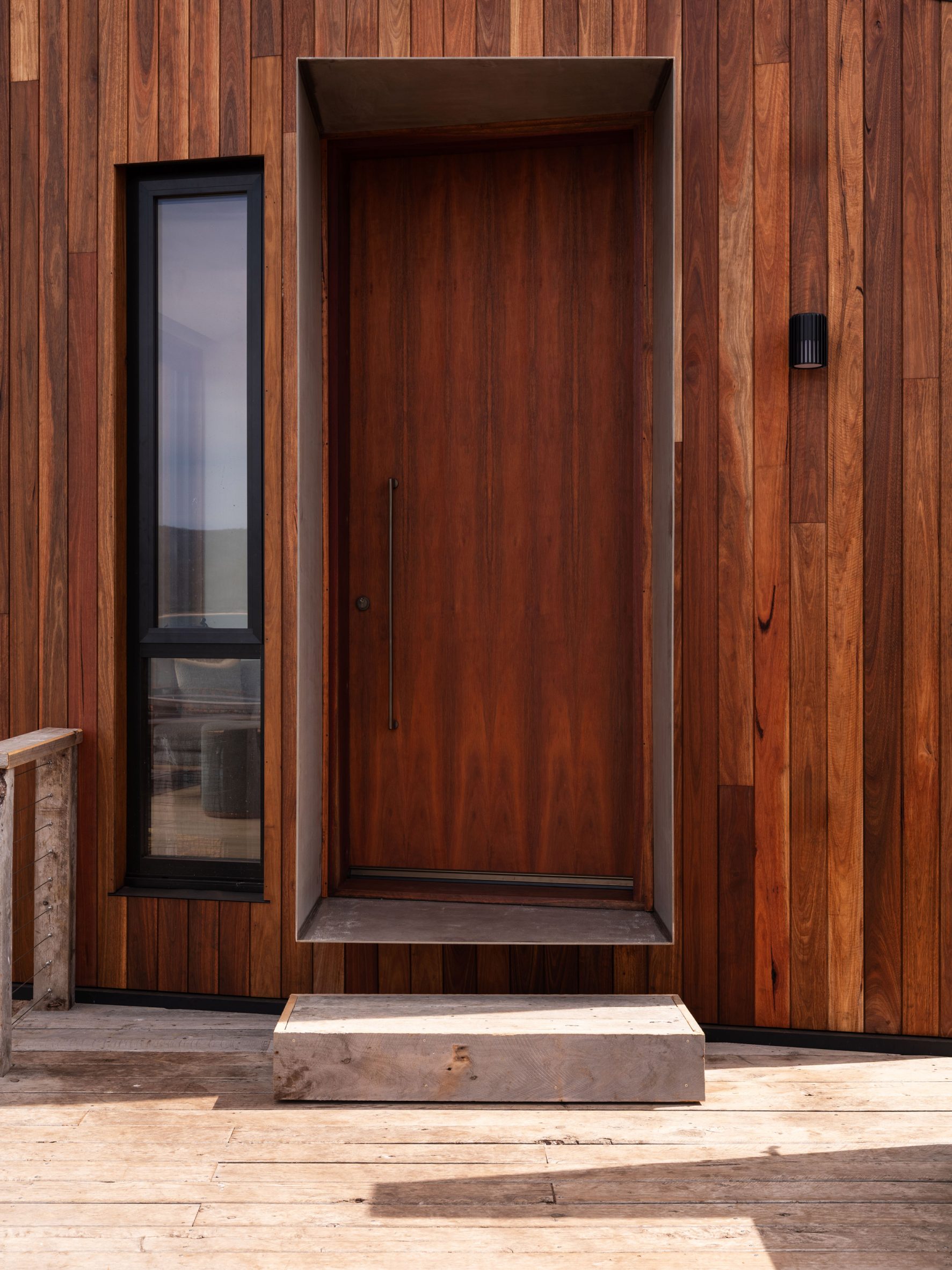 Entrance to the Picnic Island Cabin by Align Architecture & Interiors