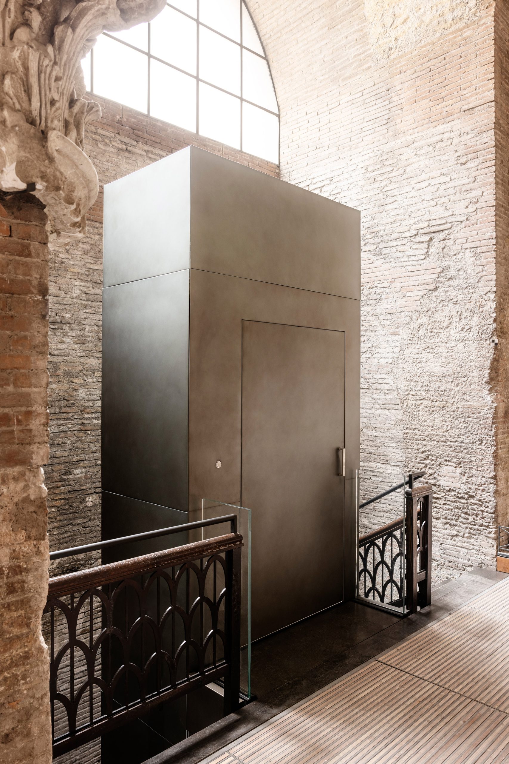 Steel lift in Roman ruins reopened by STARTT