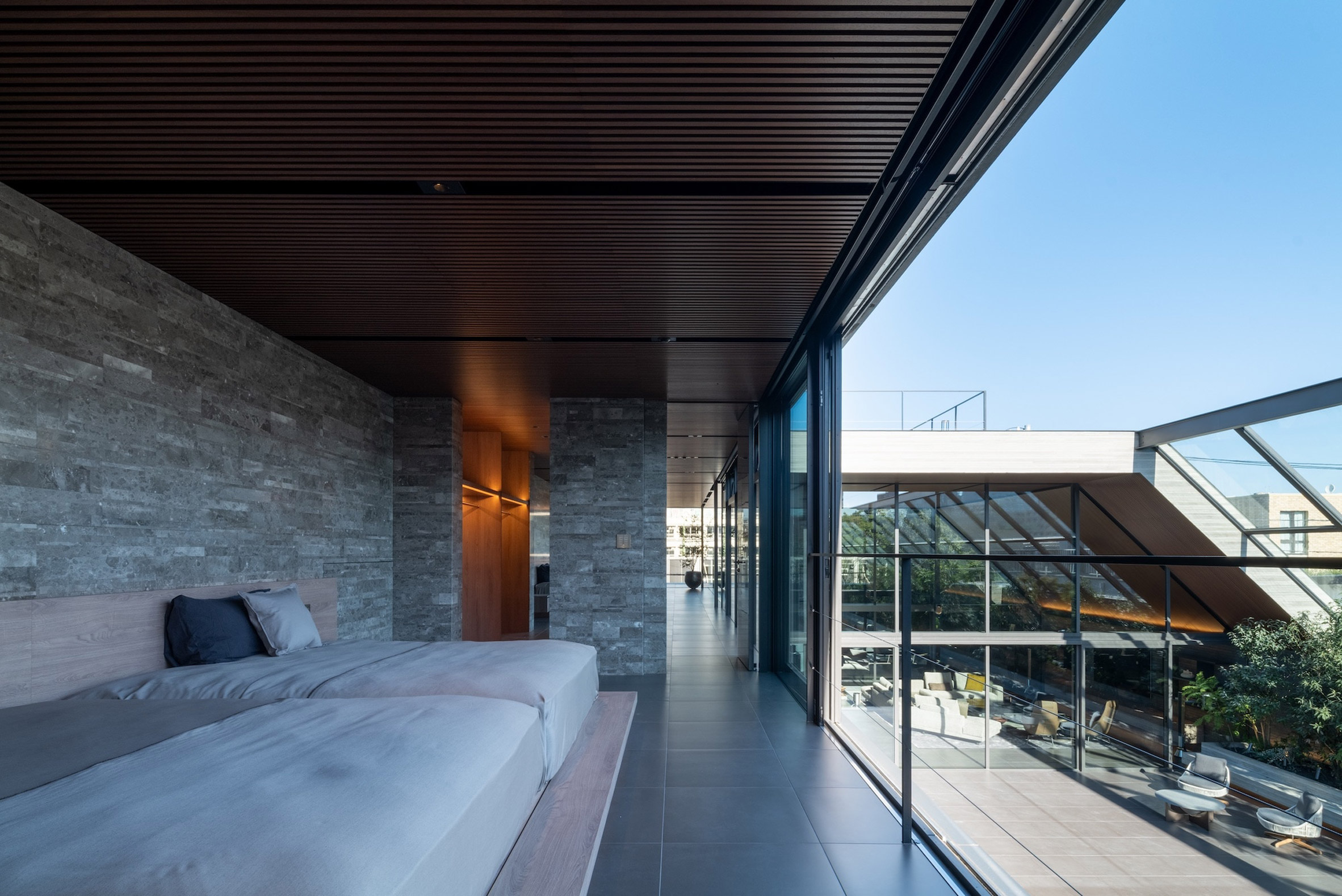 Bedroom interior by Apollo Architects & Associates