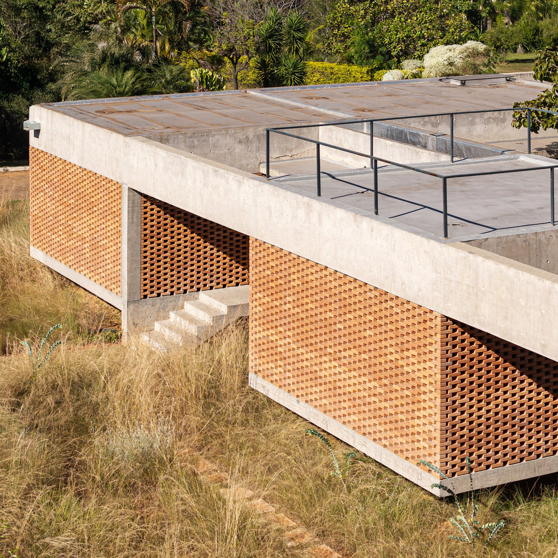 Casa Tupin in Brazil by Bloco Arquitetos
