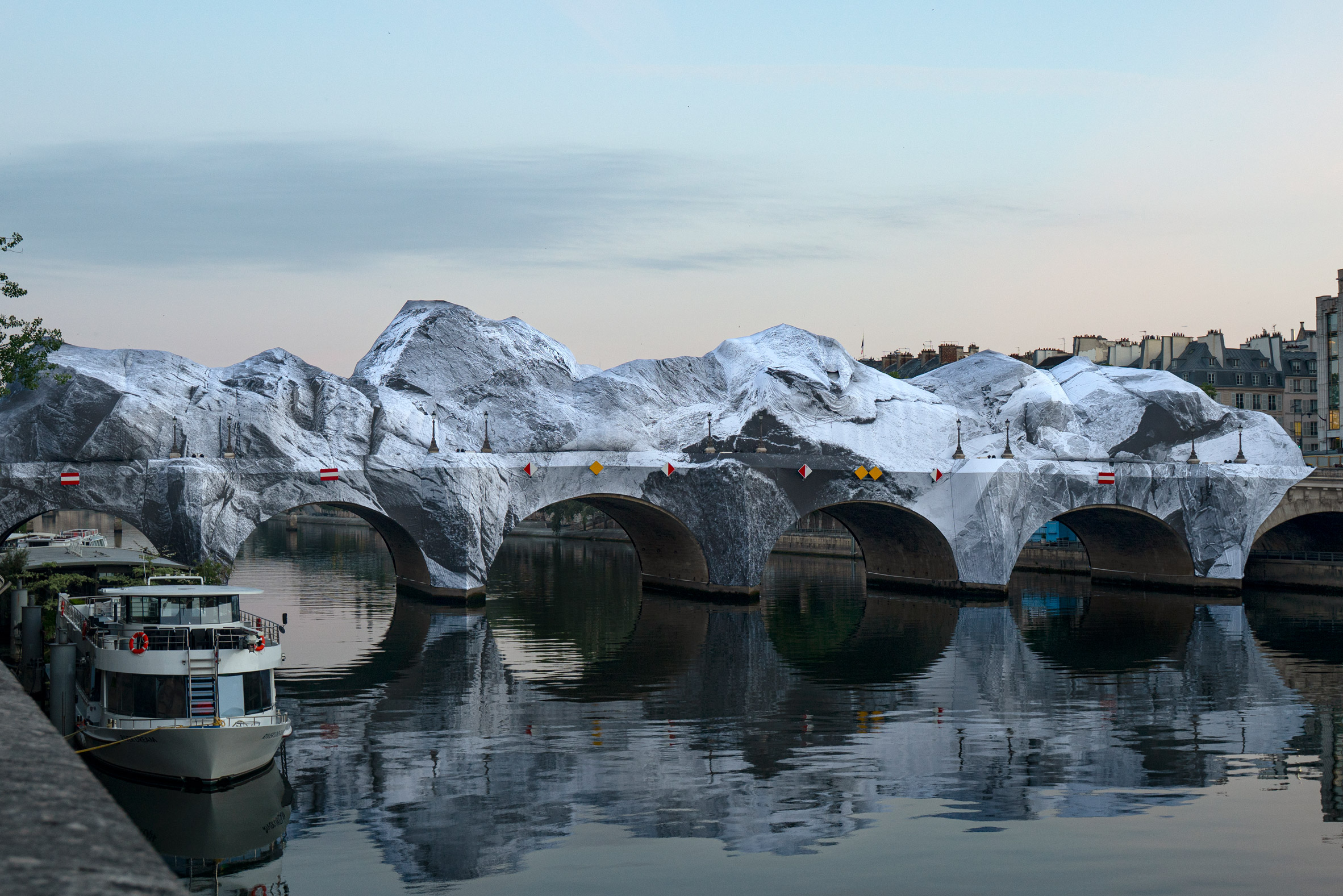 La Caverne du Pont Neuf by JR