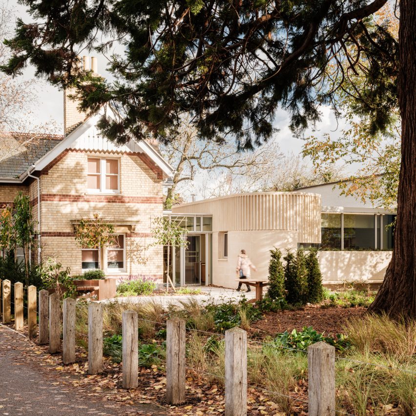 Metropolitan Workshop adds lozenge-shaped community space to Maggie’s Cheltenham